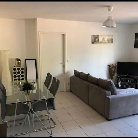 Mondello Hotellerie&consultant : De Standing 47m2 Avec Piscine Apartment Cannes