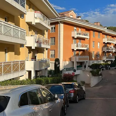 Mondello Hotellerie&consultant : De Standing 47m2 Avec Piscine Apartment *