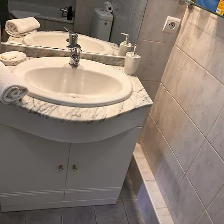 Mondello Hotellerie&consultant : De Standing 47m2 Avec Piscine * Cannes